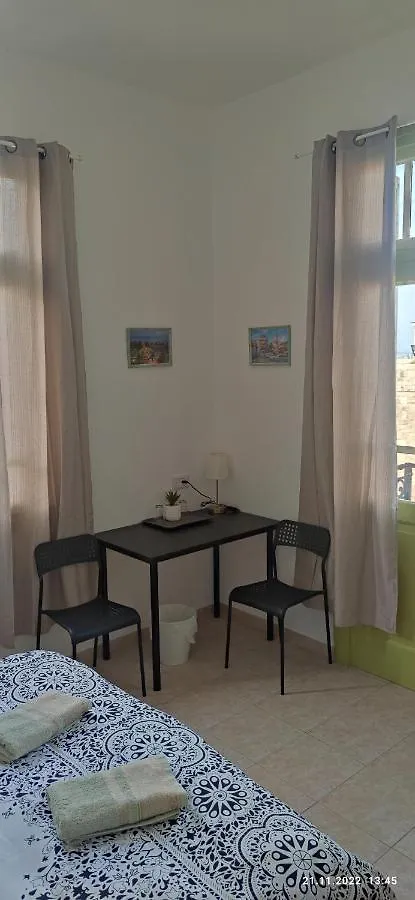 Guesthouse Comfy - Separate Rooms In The Apartment For A Relaxing Holiday Haifa Penzion